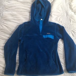 Navy blue Patagonia snap